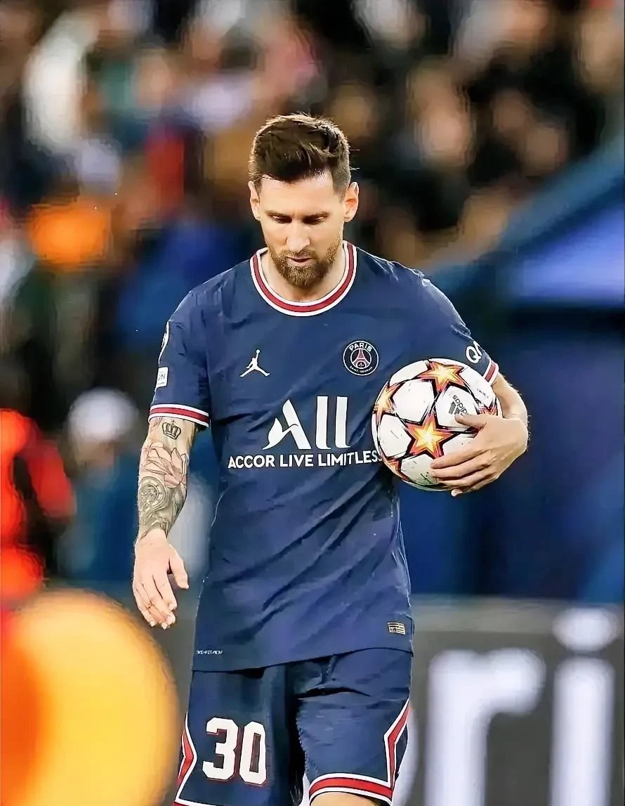 败北引爆全场！，梅西意外战胜巴黎圣日耳曼比赛高潮迭起的简单介绍