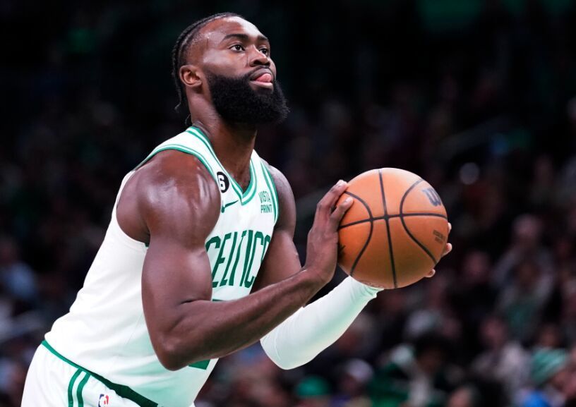 转会期马赛调整名单以备全明星赛，门线救险环节打磨，悬念犹存，资深球员宣示担当