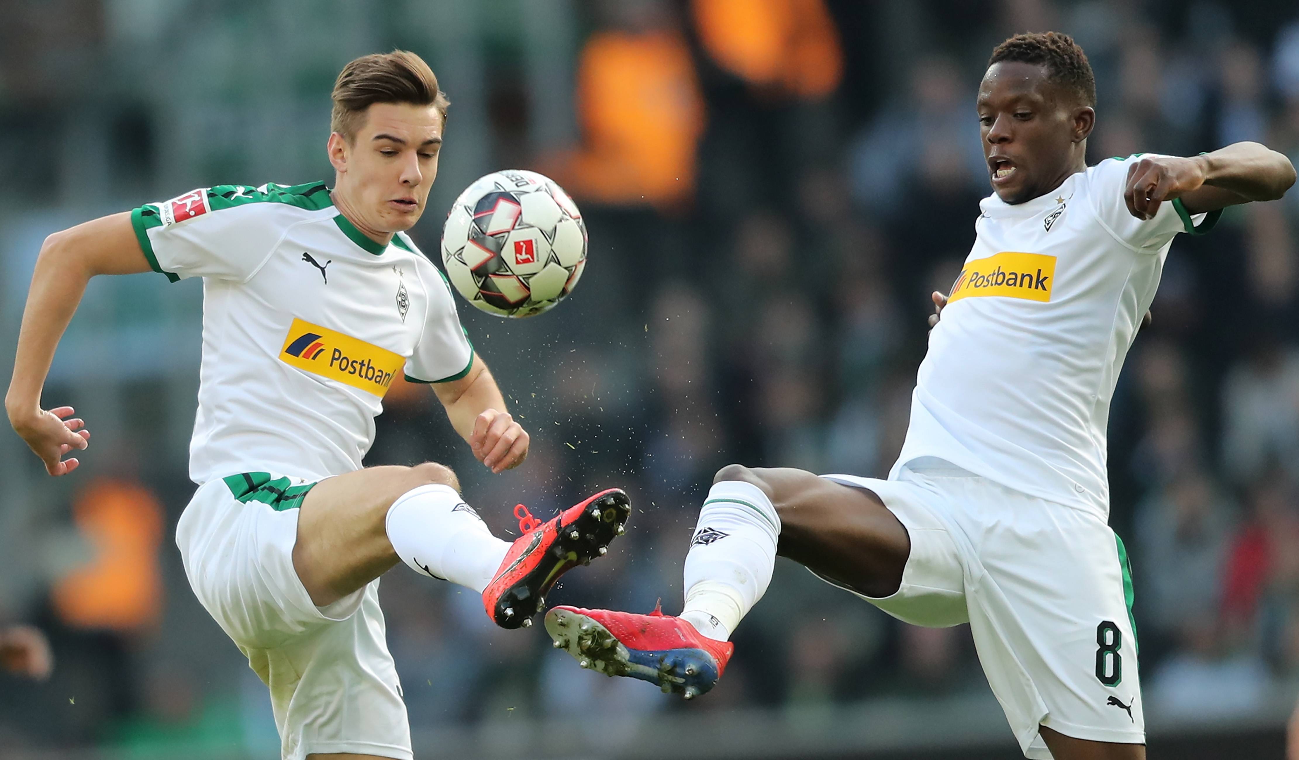 西甲倒计时；门兴格拉德巴赫今晚完成体检；细节引发关注；态度坚定；阵容厚度经受考验