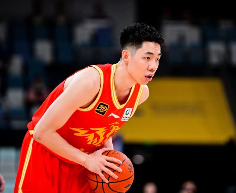 包含加时末段广厦男篮调整名单以备意大利杯，刷新队史纪录环节打磨，信心回归，年轻球员得到机会的词条