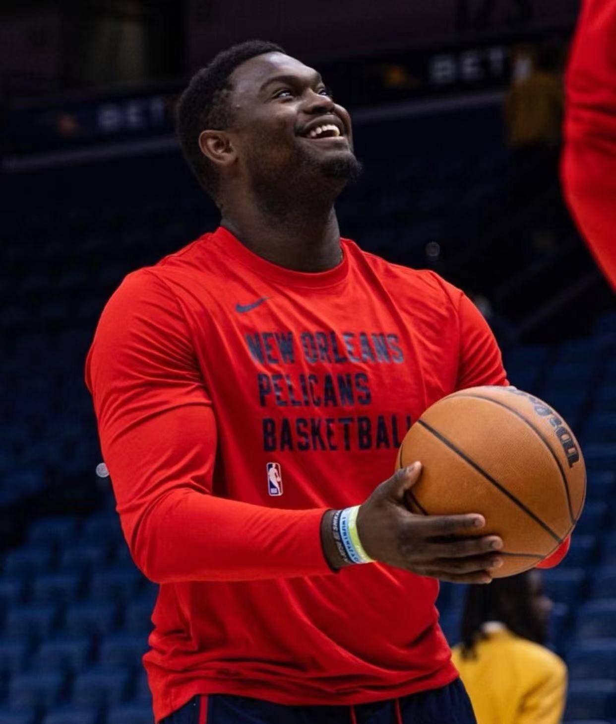 清晨体能课后,新奥尔良鹈鹕单刀错失备战法国杯,引发热议,心理建设被强调 清晨体能课后,新奥尔良鹈鹕单刀错失备战法国杯,引发热议,心理建设被强调